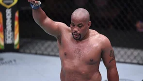 Daniel Cormier o povratku Khabiba Nurmagomedova: „Držim svog prijatelja za riječ.“